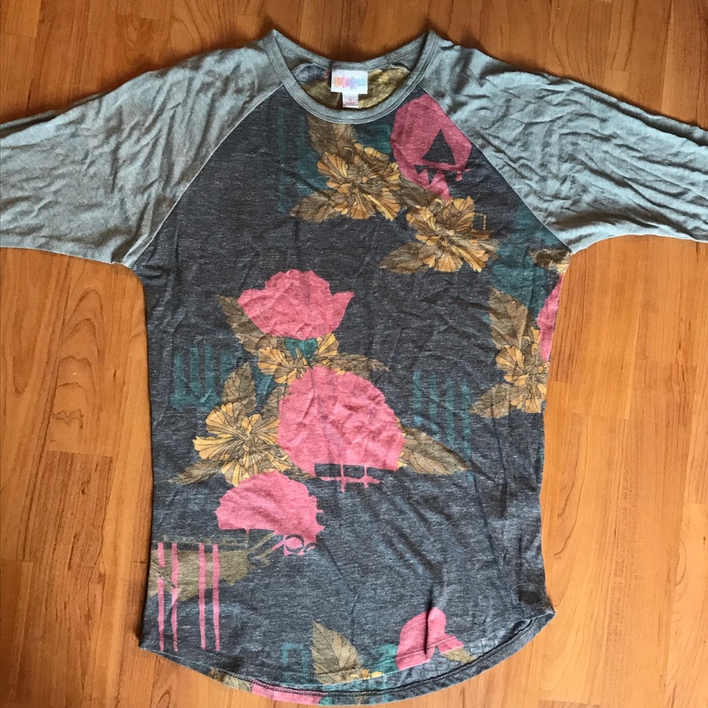 Lularoe Randy Tee!